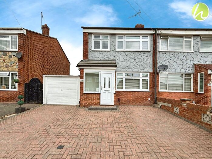 3 Bedroom End Terrace House For Sale In Gideons Way, Stanford-Le-Hope, SS17