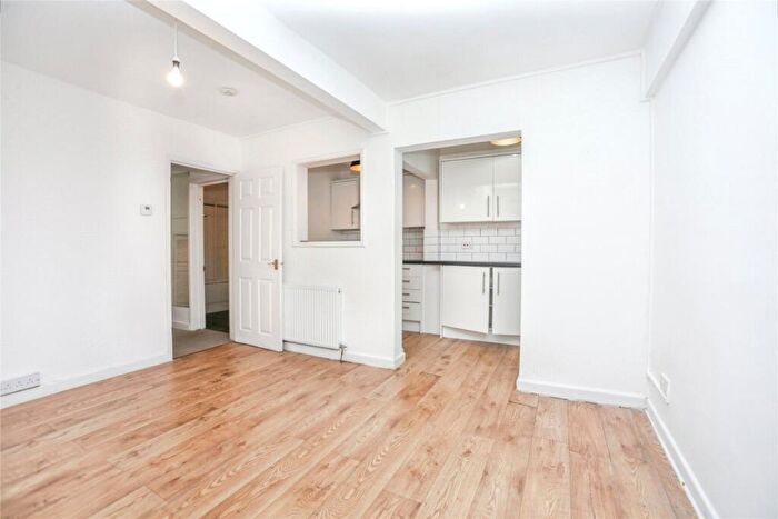 1 Bedroom Apartment To Rent In Evesham Road, Cheltenham, Gloucestershire, GL52