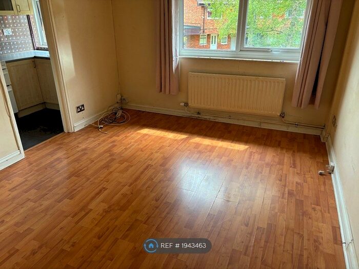 1 Bedroom Flat To Rent In Round Mead, Stevenage, SG2