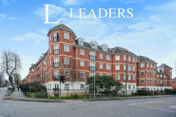 2 Bedroom Flat To Rent In Petworth House, Davigdor Road, Hove, BN3