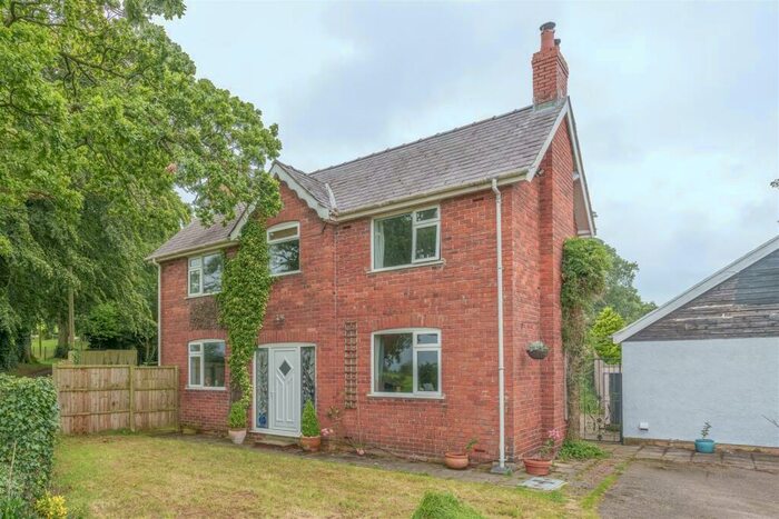 3 Bedroom House For Sale In Rhuallt, St. Asaph, Denbighshire, LL17