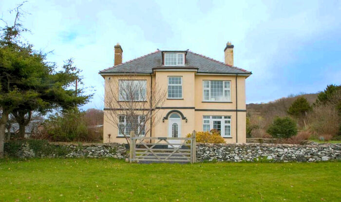 6 Bedroom Detached House For Sale In Tan Y Fron, High Street, Dyffryn Ardudwy, Gwynedd, LL44