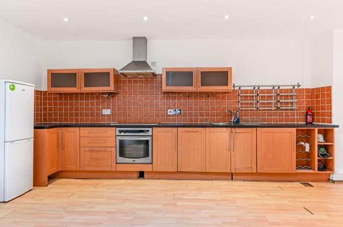 1 Bedroom Flat For Sale In Grafton Crescent, London, NW1