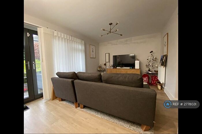 2 Bedroom Flat To Rent In Pine Rise, Oxford, OX2