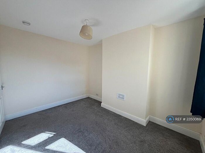 4 Bedroom Terraced House To Rent In Grove Park Avenue, Bristol, BS4