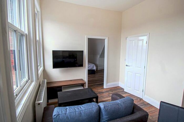 1 Bedroom Flat To Rent In Clarendon Road, Leeds, LS2