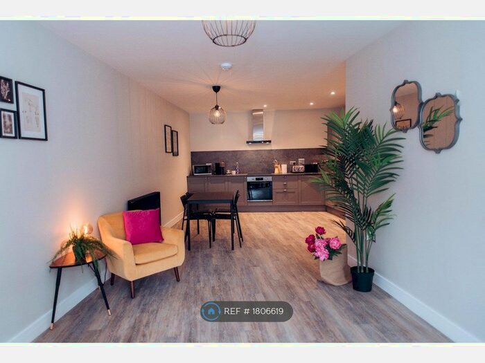 2 Bedroom Flat To Rent In Southside Street, Plymouth, PL1