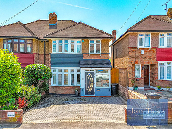 4 Bedroom Semi-Detached House For Sale In Kingsmead, Aragon Drive, Hainault, Ilford, Redbridge, IG6