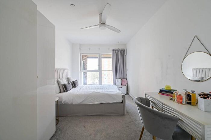 1 Bedroom Flat For Sale In Shipbuilding Way, Upton Park, London, E13