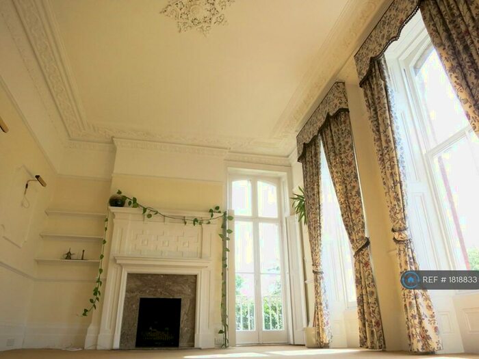 2 Bedroom Flat To Rent In Highlands, Bromley, BR1