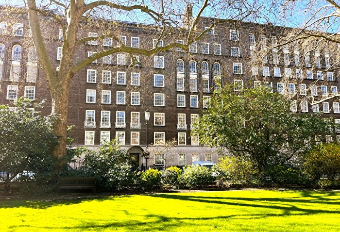 2 Bedroom Flat To Rent In Lowndes Square, Knightsbridge, London, SW1X