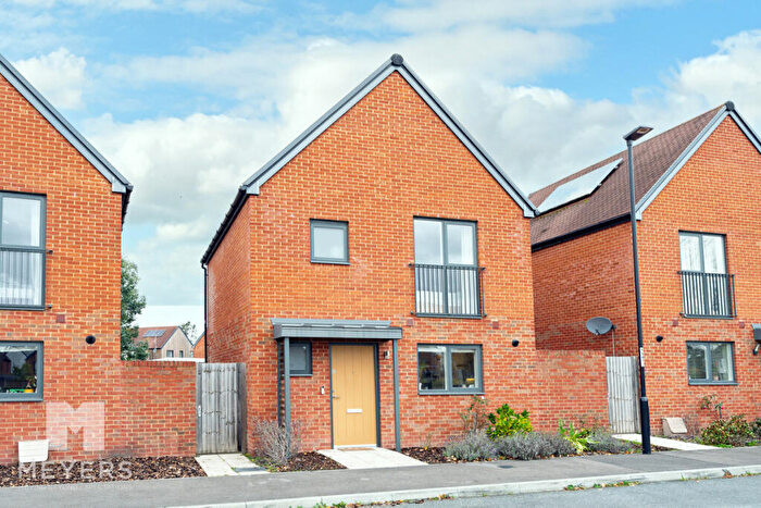 3 Bedroom Detached House For Sale In Victory Way, Ringwood, BH24