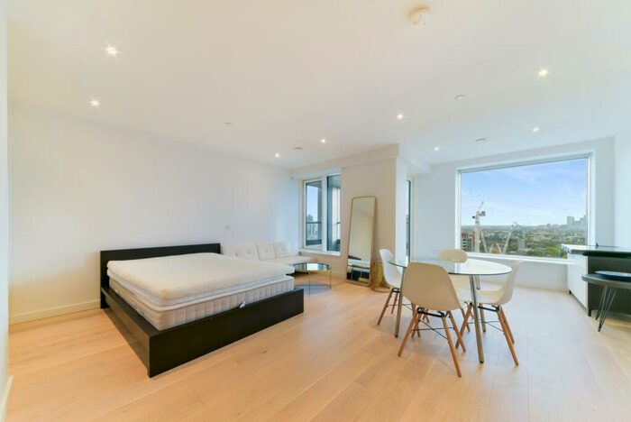 Flat To Rent In Elephant Park, Deacon Street, Elephant & Castle, London, SE17