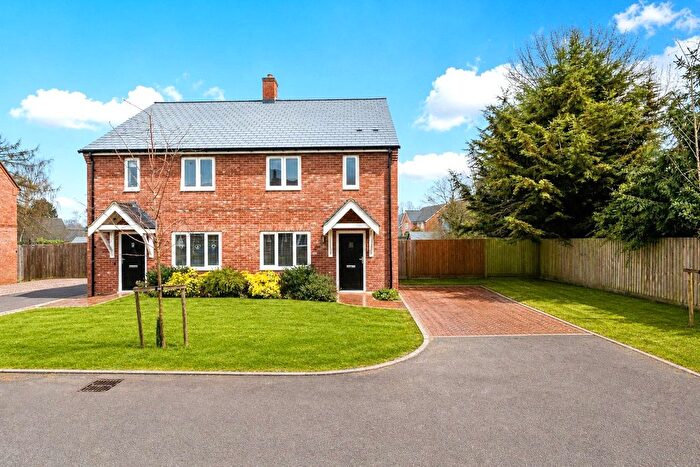 3 Bedroom Semi Detached House For Sale In Popes Place, Greenham, Thatcham, RG19
