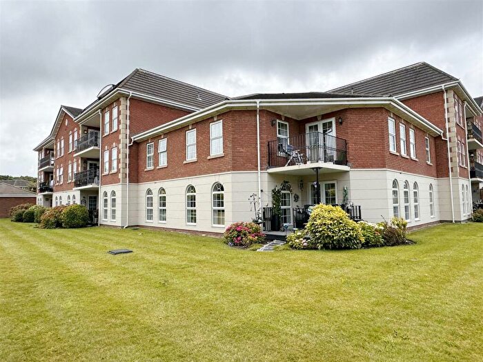3 Bedroom Apartment For Sale In The Lodge, Dunlin Drive, Lytham St Annes, FY8