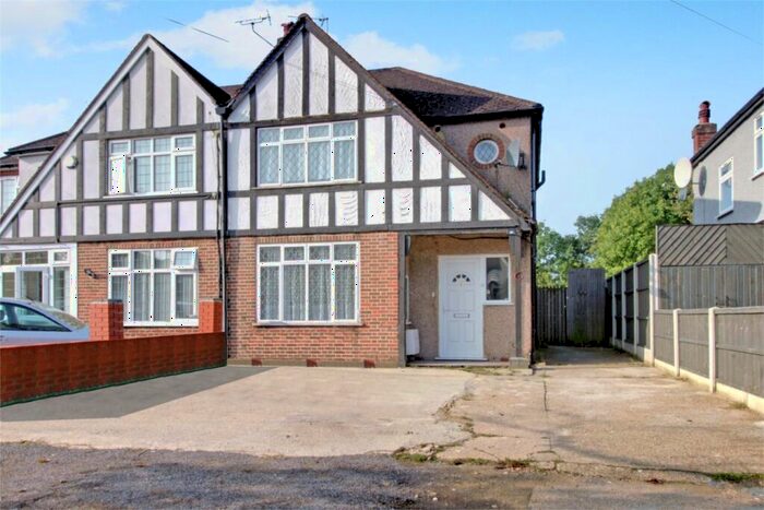 5 Bedroom Semi-Detached House To Rent In Kenton Lane, Harrow, HA3