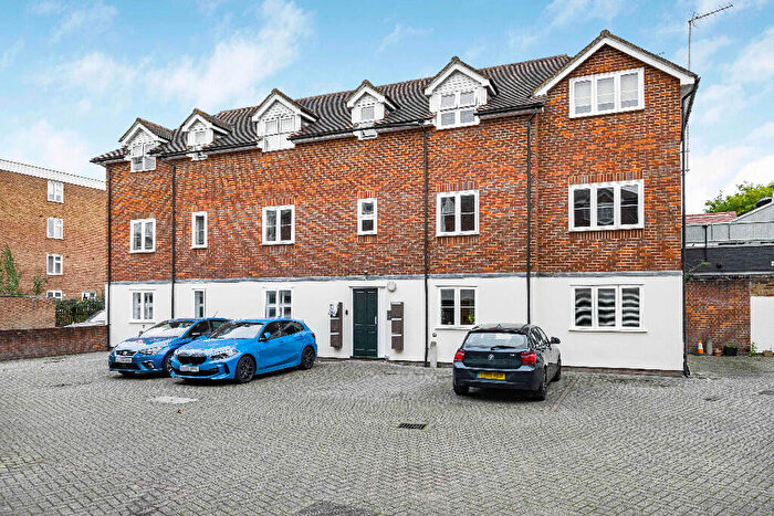 2 Bedroom Flat For Sale In Wiggington House, Eton High, SL4