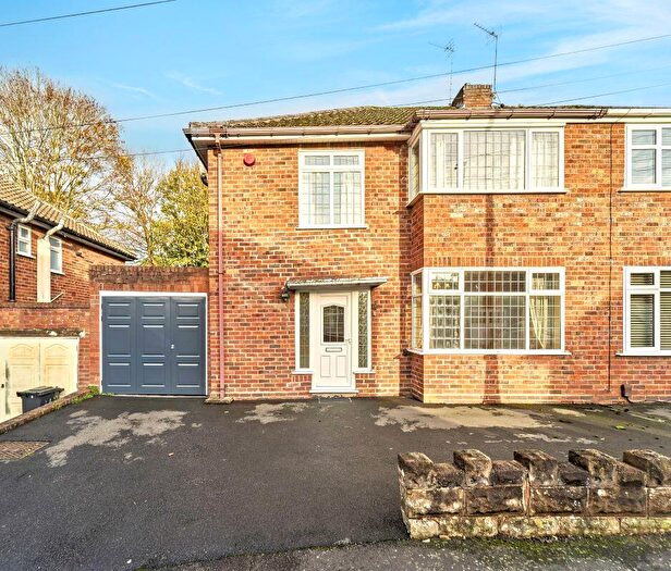 3 Bedroom Semi Detached House For Sale In Brooklyn Grove, Kingswinford, DY6