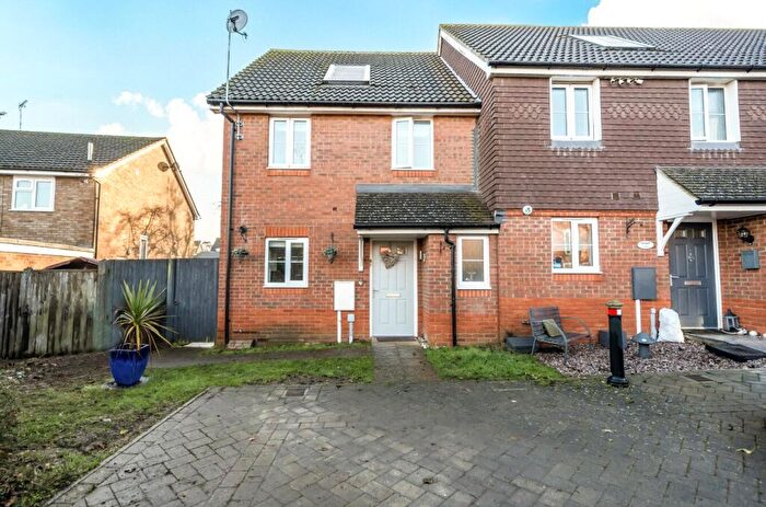 3 Bedroom End Of Terrace House For Sale In Nunnery Grove, Minster On Sea, Sheerness, Kent, ME12
