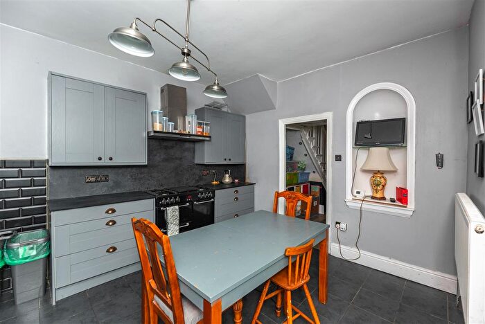 4 Bedroom Detached House For Sale In Caemawr Road, Morriston, Swansea, SA6