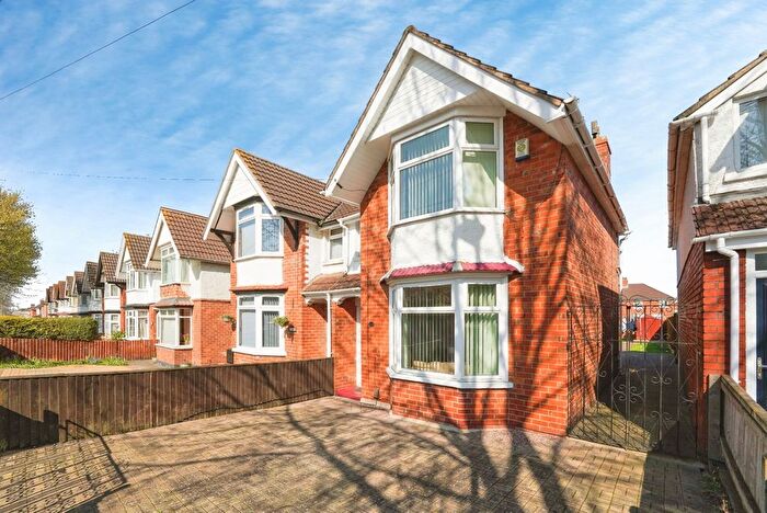3 Bedroom Semi Detached House For Sale In Tuffley Avenue, Gloucester, Gloucestershire, GL1