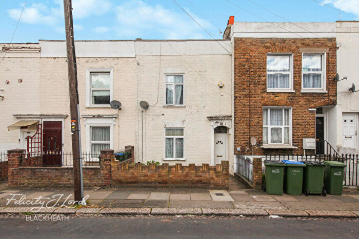 3 Bedroom Terraced House For Sale In Burrage Place, Woolwich, SE18