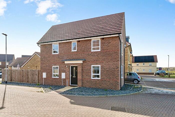 3 Bedroom Detached House For Sale In Eagle Close, Red Lodge, Bury St. Edmunds, IP28