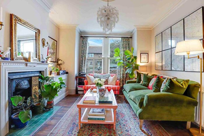 4 Bedroom House To Rent In Hillmore Grove, Sydenham, SE26