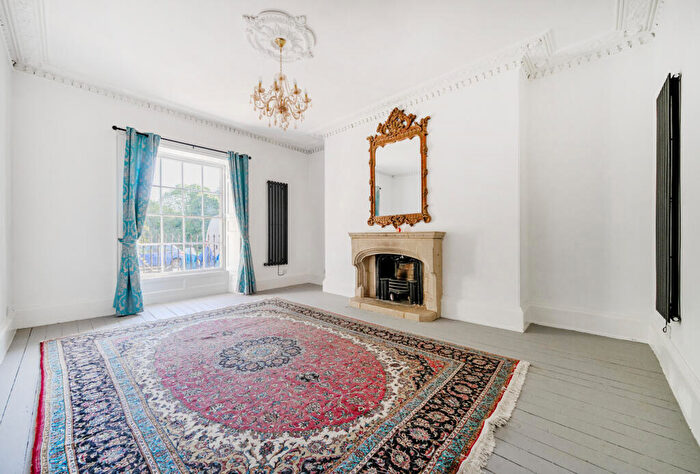 2 Bedroom Apartment For Sale In Nelson Place West, Bath, Somerset, BA1