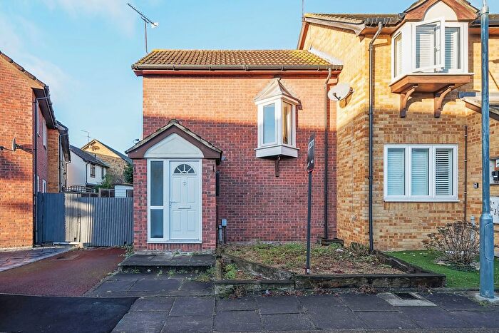 1 Bedroom End Of Terrace House To Rent In Drummond Close, Erith, DA8