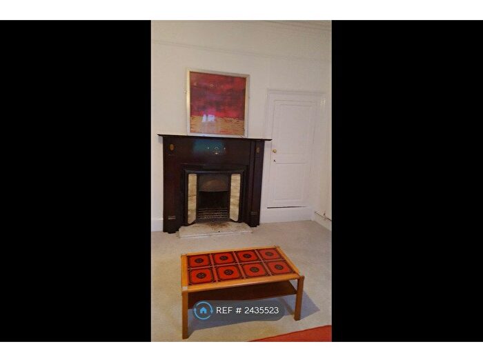 2 Bedroom Maisonette To Rent In Market Place, Howden, Goole, DN14