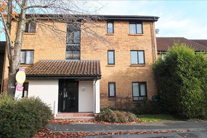 1 Bedroom Flat To Rent In Tanglewood Way, Feltham, TW13