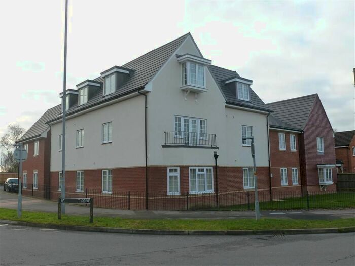 2 Bedroom Flat To Rent In Boscombe Road, Amesbury, Salisbury, SP4