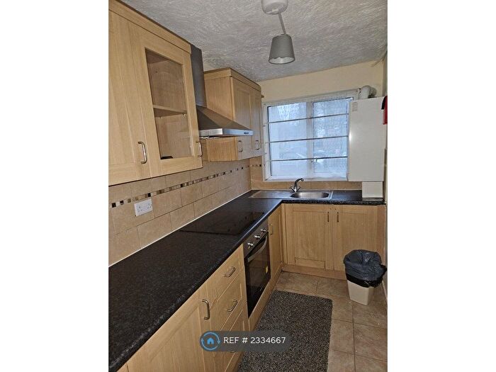 1 Bedroom Flat To Rent In Trinity Court, London, N18