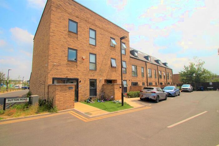 5 Bedroom Terraced House To Rent In Sutton Road, Harrow, HA2