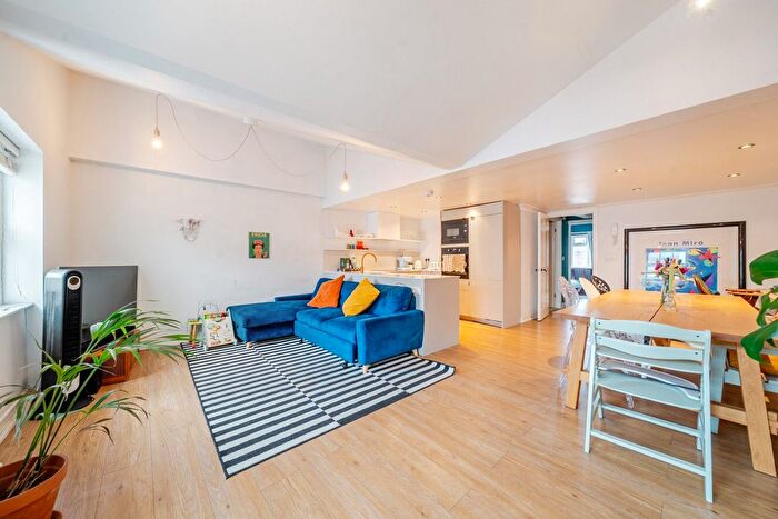 1 Bedroom Flat For Sale In Denmark Hill, Camberwell, London, SE5