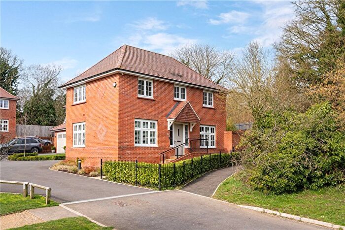 3 Bedroom Detached House For Sale In Garside Way, Marlborough, Wiltshire, SN8