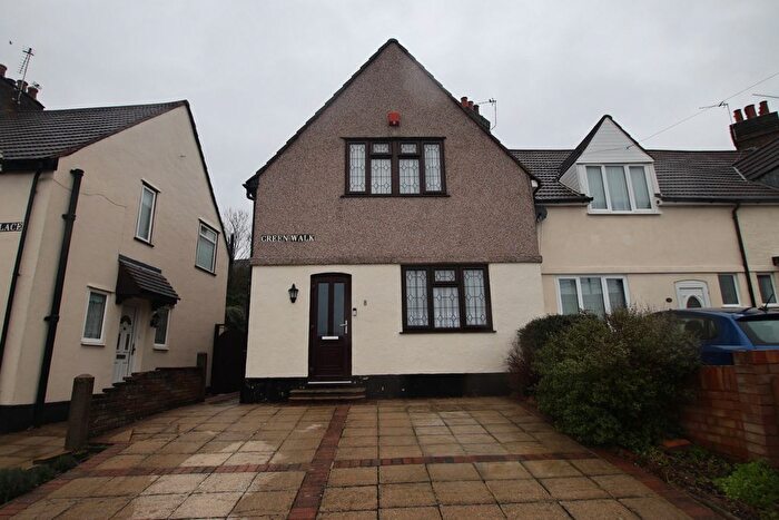 3 Bedroom Semi-Detached House To Rent In Green Walk, Dartford, DA1