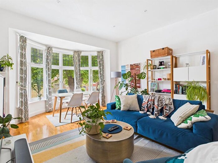 4 Bedroom Flat To Rent In Third Avenue, Hove, BN3