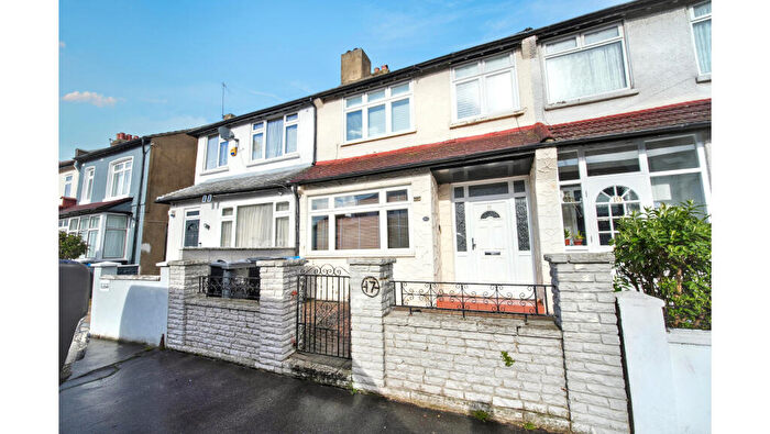 3 Bedroom Terraced House For Sale In Zermatt Road, Thornton Heath, Greater London, CR7