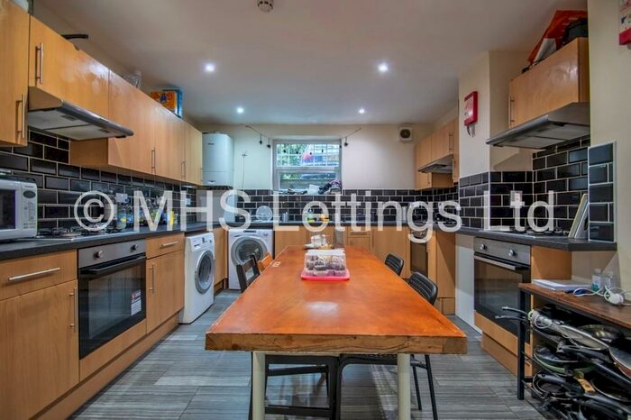 10 Bedroom Terraced House To Rent In Regent Park Terrace, Leeds, LS6