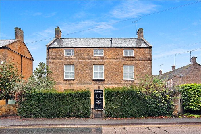 2 Bedroom Flat To Rent In Oxford Street, Moreton-in-Marsh, Gloucestershire, GL56