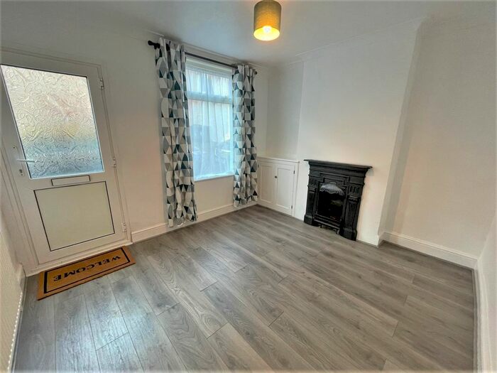 2 Bedroom Terraced House To Rent In Constitution Hill, Gravesend, Kent, DA12
