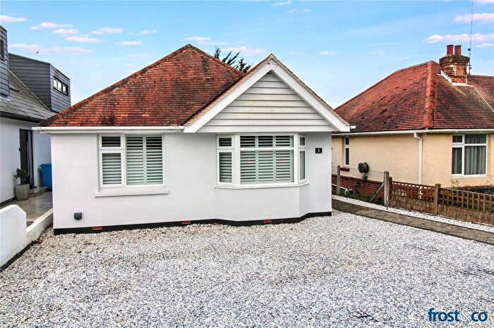 3 Bedroom Bungalow For Sale In Pottery Road, Whitecliff, Poole, Dorset, BH14