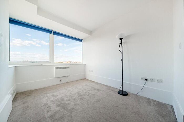 2 Bedroom Flat To Rent In Aragon Tower George Beard Road, London, SE8