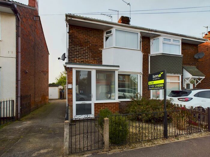 2 Bedroom Semi-Detached House To Rent In Kirkham Drive, HU5