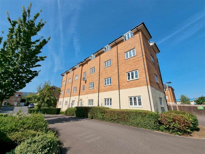 2 Bedroom Flat To Rent In Blaen Bran Close, Pontnewydd, Cwmbran, NP44