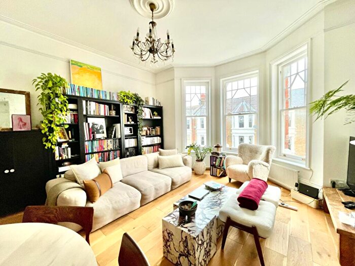 3 Bedroom Apartment To Rent In Eden Mansions, Gondar Gardens, West Hampstead, NW6