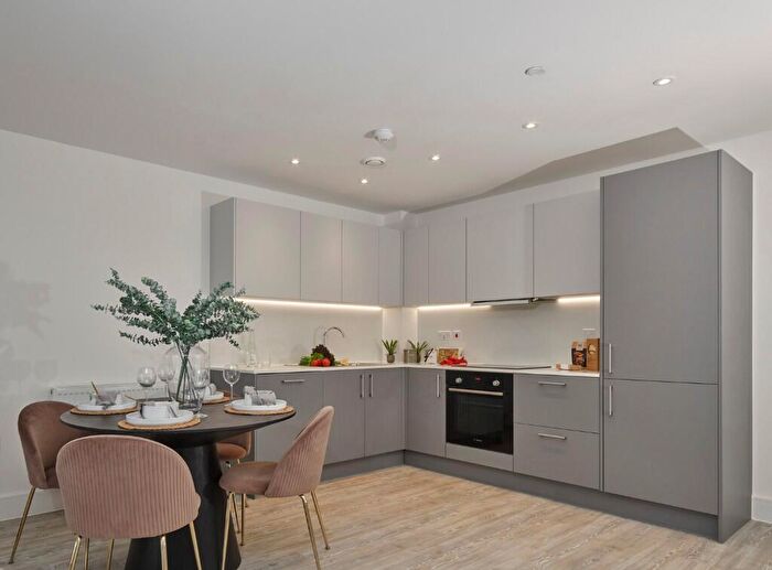 1 Bedroom Apartment For Sale In Manford Way Ilford, IG7