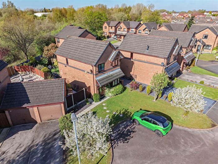 3 Bedroom Detached House For Sale In Bexhill Drive, Leigh, WN7